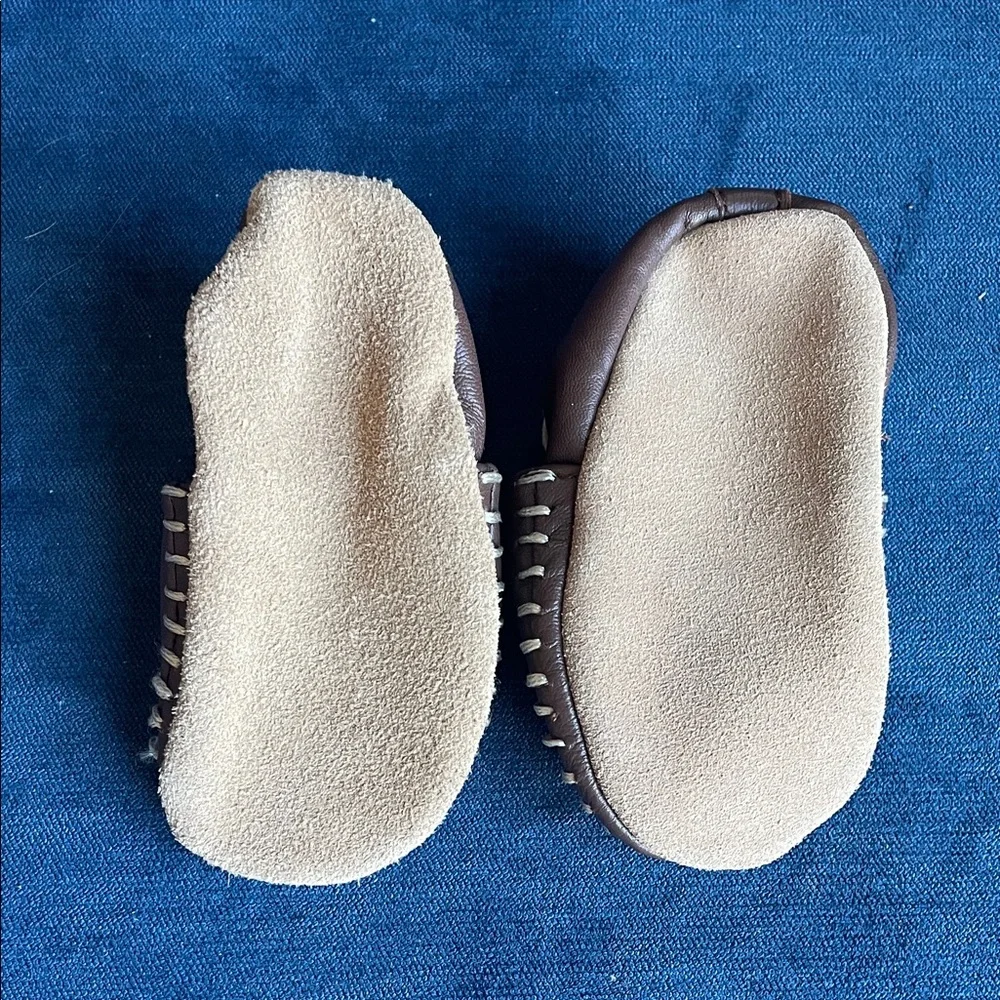 Robeez Brown Leather Infant Moccasins - 0-6mo - Picture 2 of 3
